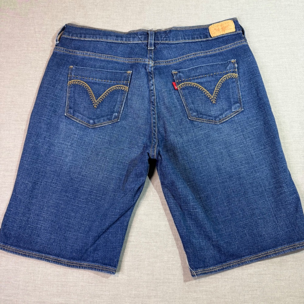 Levi's Denim Bermuda Shorts Womens Size 8 Blue Excellent Stretch Mid Wash